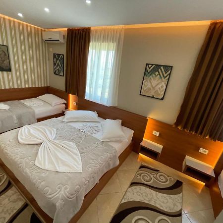 Hotel Emigranti Shkoder Luaran gambar