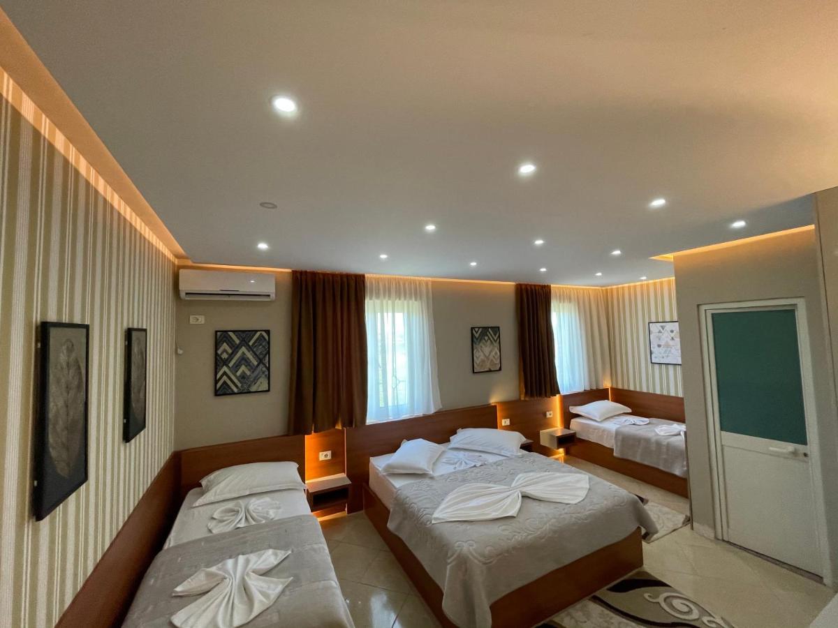 Hotel Emigranti Shkoder Luaran gambar