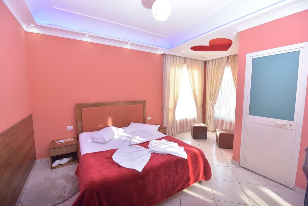 Hotel Emigranti Shkoder Luaran gambar