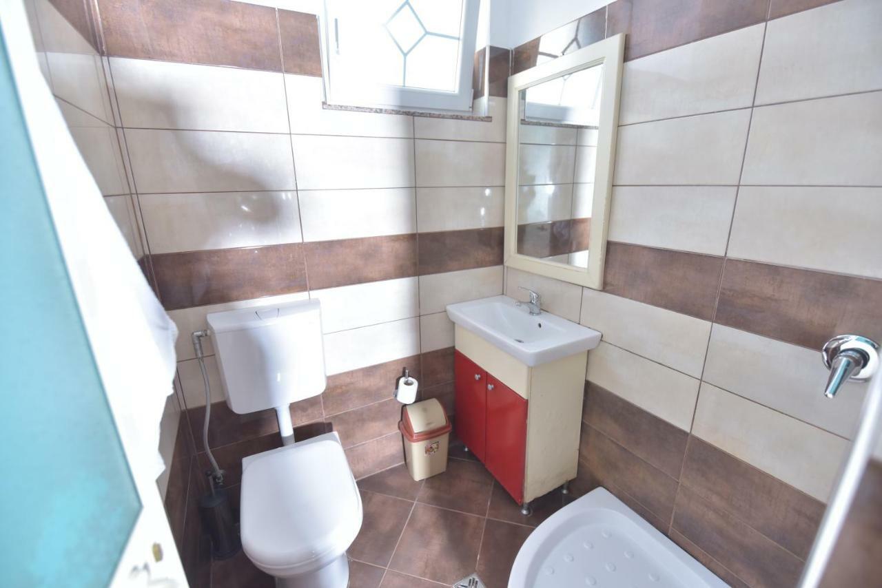 Hotel Emigranti Shkoder Luaran gambar