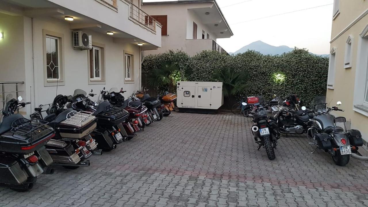 Hotel Emigranti Shkoder Luaran gambar